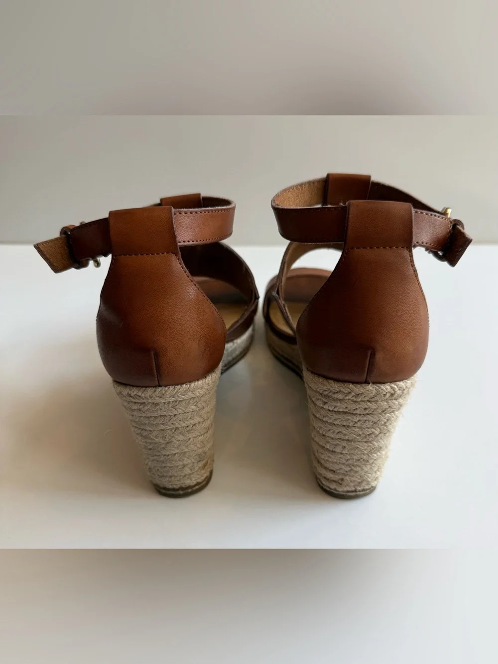 GH Bass & Co Bass Cody Women’s 7.5 M Espadrille Wedge Sandal Faux Leather Cognac